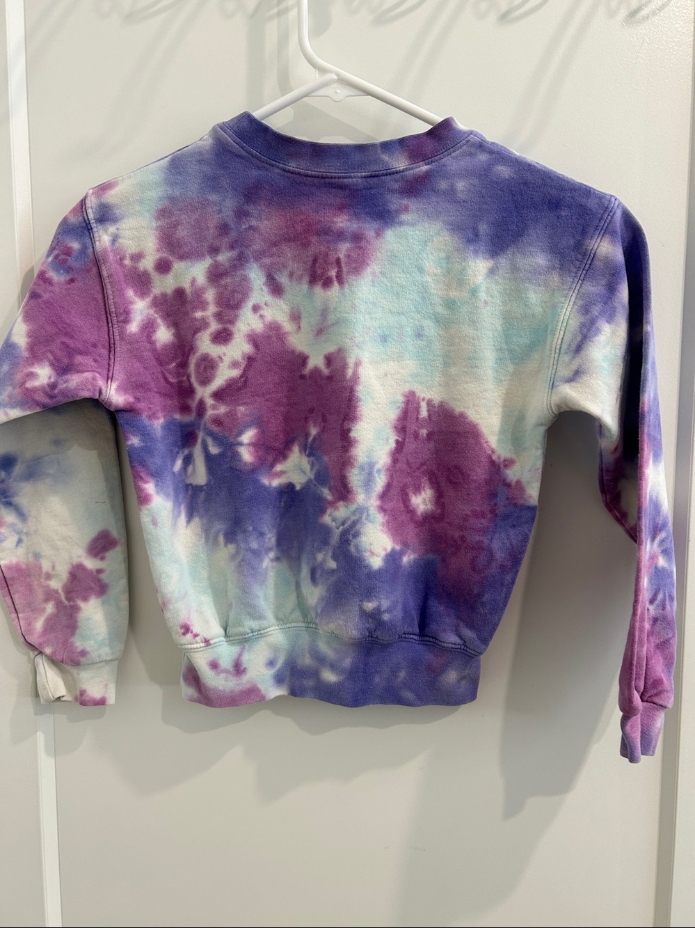 Buc-ee's Purple and Pink Tie-Dye Crewneck Sweatshirt | XS - Picture 5 of 5